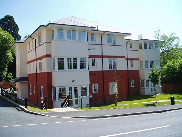 2 Bedroom Flat To Rent In Brooklyn Road, Woking, GU22