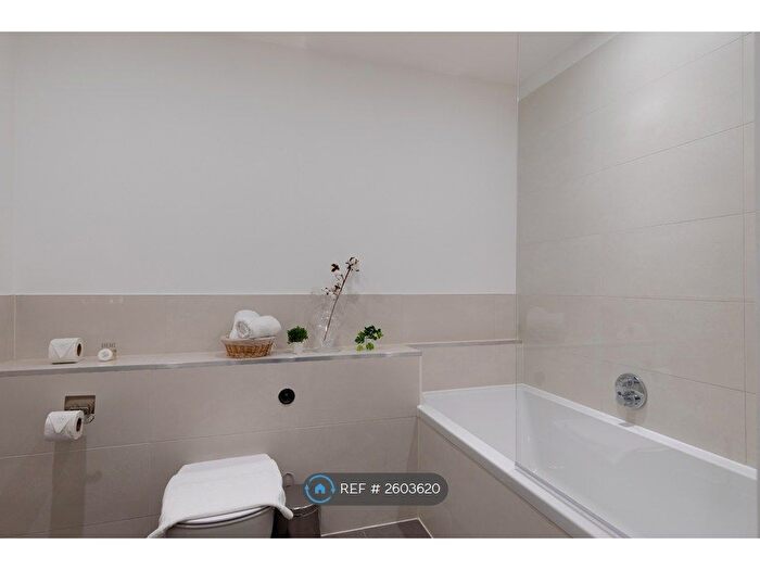 2 Bedroom Flat To Rent In Castle Road, London, NW1