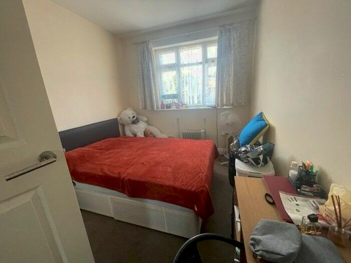 2 Bedroom Terraced House To Rent In Thorncliffe Road, Southall, UB2