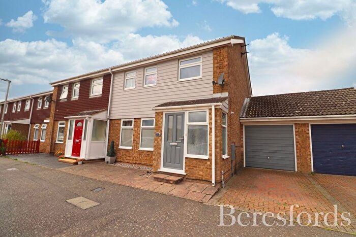 3 Bedroom End Terrace House For Sale In The Leas, Burnham-On-Crouch, CM0