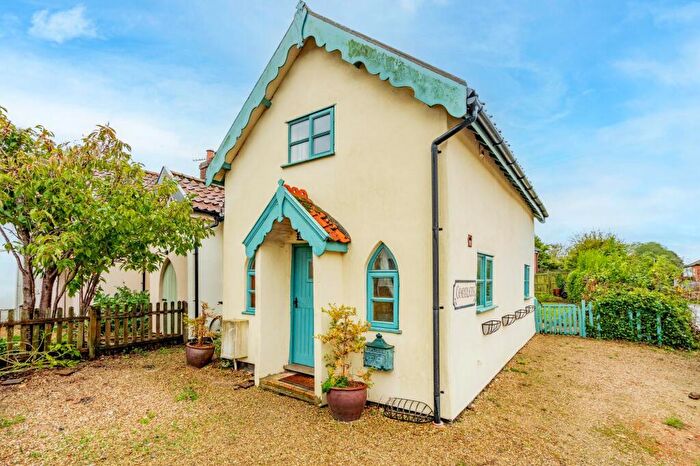 3 Bedroom Cottage For Sale In Old Post Office Street, Shipdham, IP25