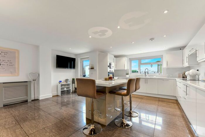 4 Bedroom Detached House For Sale In Burrows Lane, Middle Stoke, Rochester, Kent., ME3