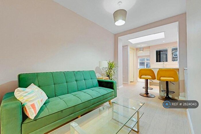 2 Bedroom Flat To Rent In Clarence Road, London, E5