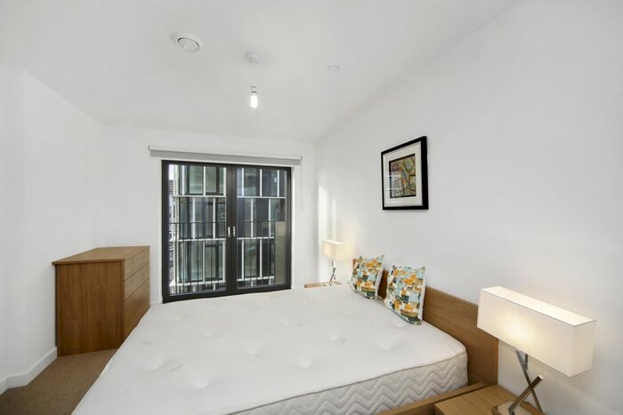 2 Bedroom Flat To Rent In Azure Building, London, E15