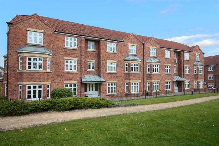 2 Bedroom Flat To Rent In Normington House, Towler Drive, Rodley LS13