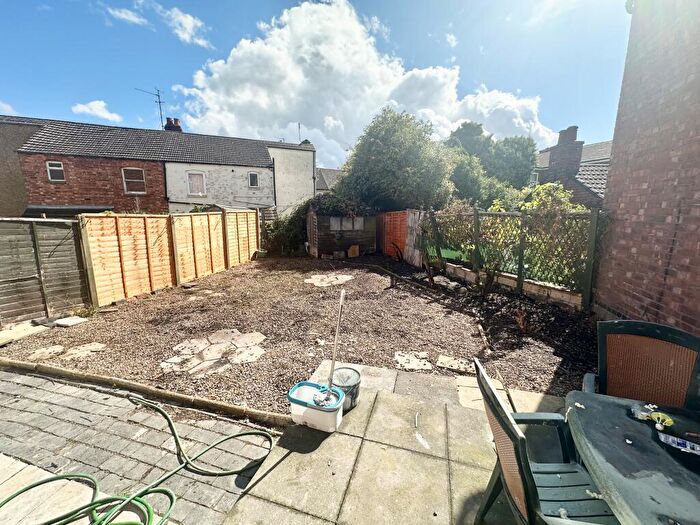 4 Bedroom House To Rent In King Street, Kettering, NN16