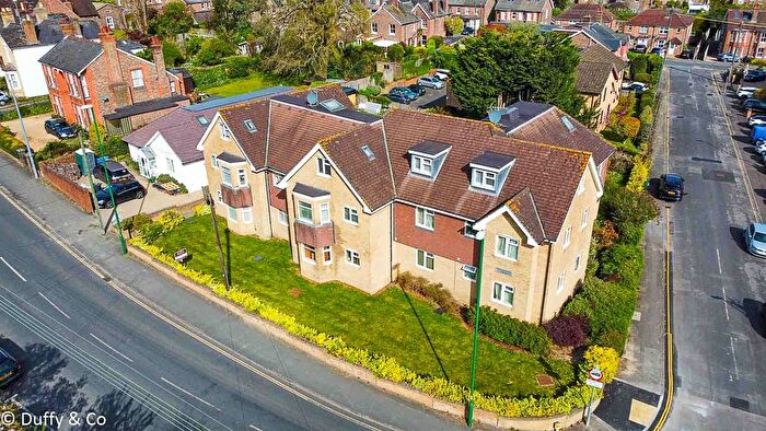 1 Bedroom Flat For Sale In Southlands Court, Church Avenue, Haywards Heath, RH16