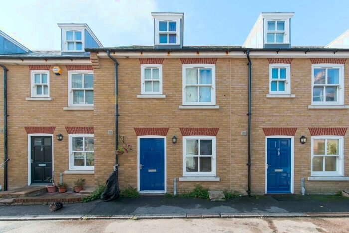 3 Bedroom House To Rent In Irchester Street, Ramsgate, CT11