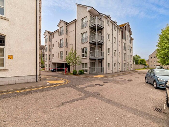 2 Bedroom Flat To Rent In Duff Street, City Centre, Aberdeen, AB24