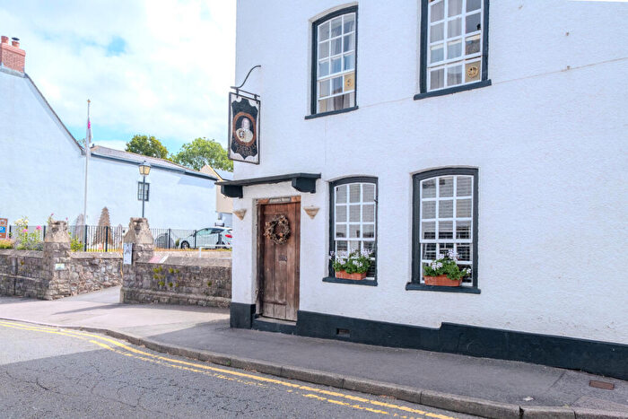 2 Bedroom Flat For Sale In Bridge Street, Chepstow, NP16