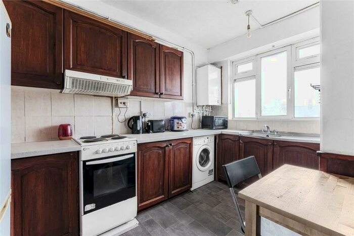 3 Bedroom Apartment To Rent In Bronti Close, London, SE17