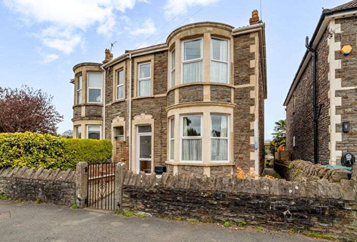 3 Bedroom Semi Detached House For Sale In Buckingham Place, Downend, Bristol, South Gloucestershire, BS16