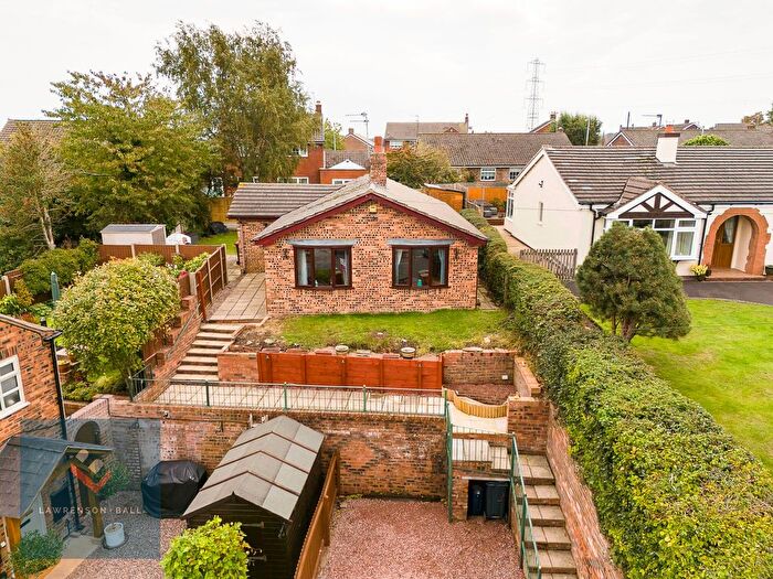 2 Bedroom Detached Bungalow For Sale In Top Road, Kingsley, WA6