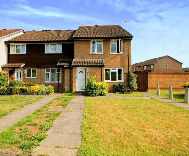1 Bedroom Maisonette To Rent In Cornflower Way, Harold Wood, Romford, RM3