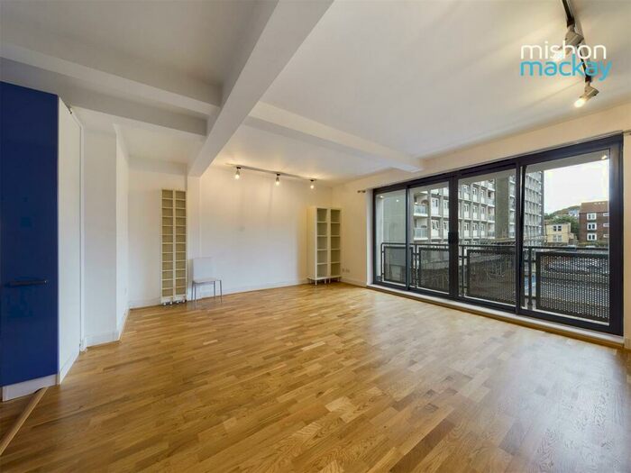 2 Bedroom Flat To Rent In St. James's Street, Brighton, BN2