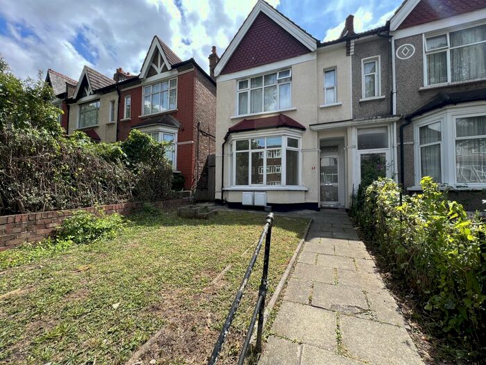 2 Bedroom Flat To Rent In Brownhill Road, London, SE6