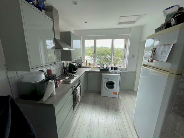 1 Bedroom Flat To Rent In Coombs Road, Halesowen, B62