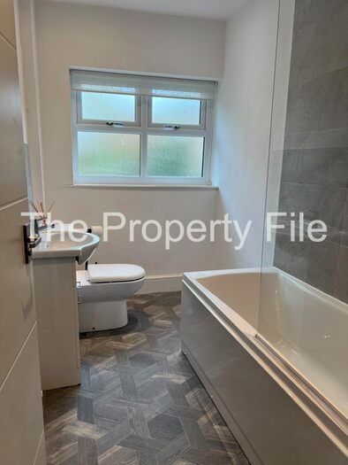 1 Bedroom Flat To Rent In Manor Avenue, Manchester, M41