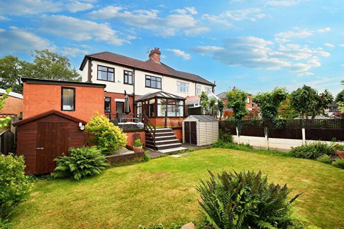 3 Bedroom Semi-Detached House For Sale In Swinton Park Road, Salford, M6