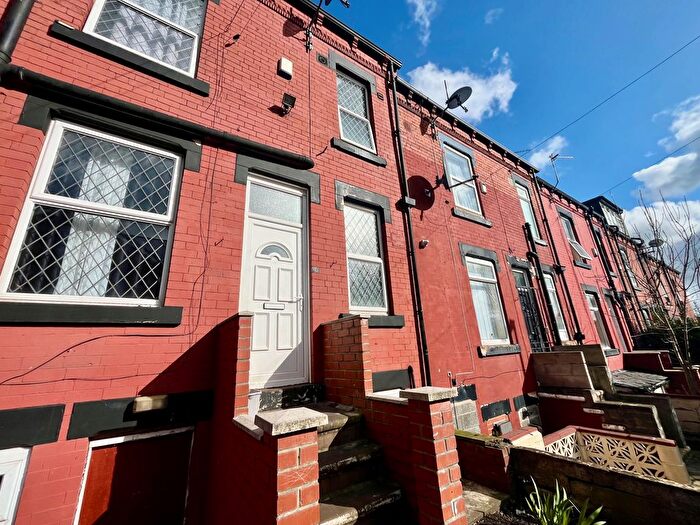 2 Bedroom Property To Rent In Harlech Road, Leeds, LS11