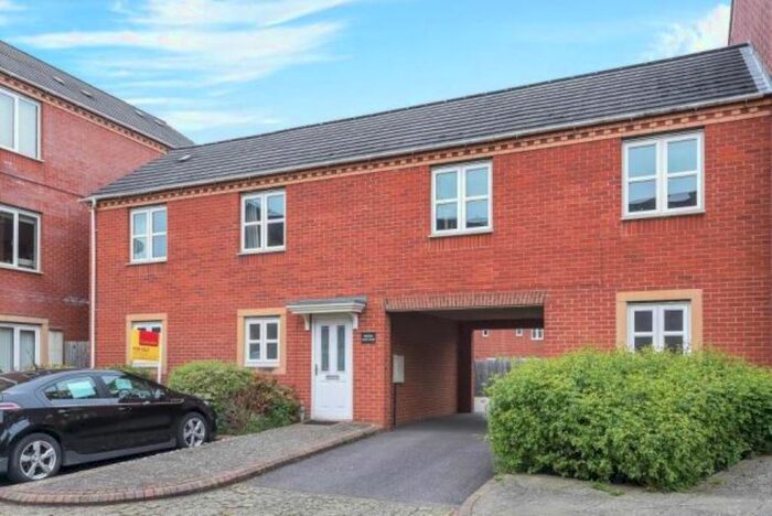 2 Bedroom Mews To Rent In Verney Road, Banbury, OX16