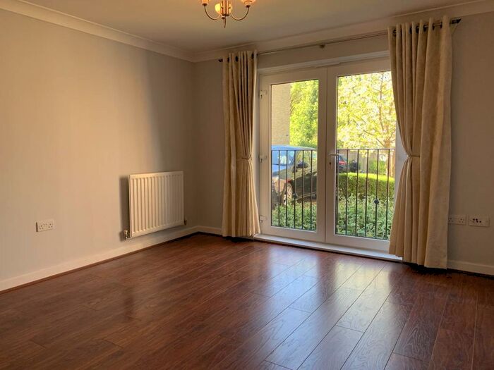 2 Bedroom Flat To Rent In Foxcroft Court, Underwood Rise, Tunbridge Wells, TN2