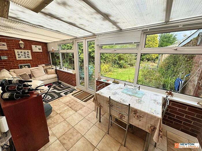 2 Bedroom Semi-Detached Bungalow For Sale In Lilac Avenue, Sutton Coldfield, B74