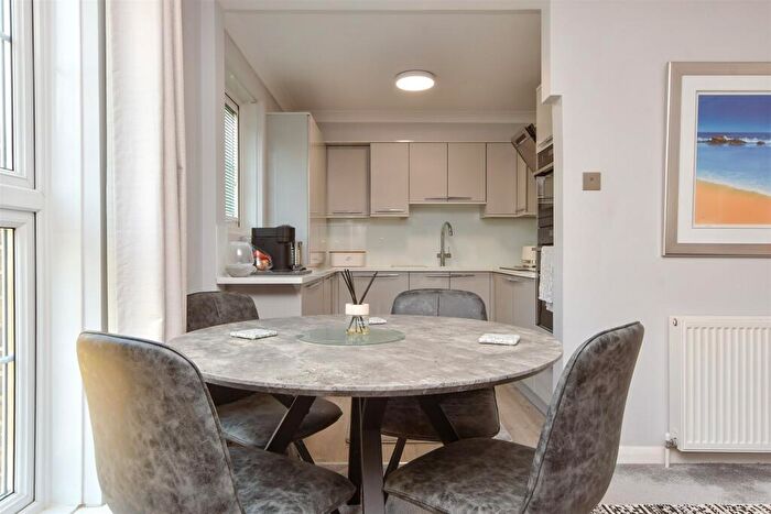 2 Bedroom Apartment For Sale In York Street, Broadstairs, Kent, CT10