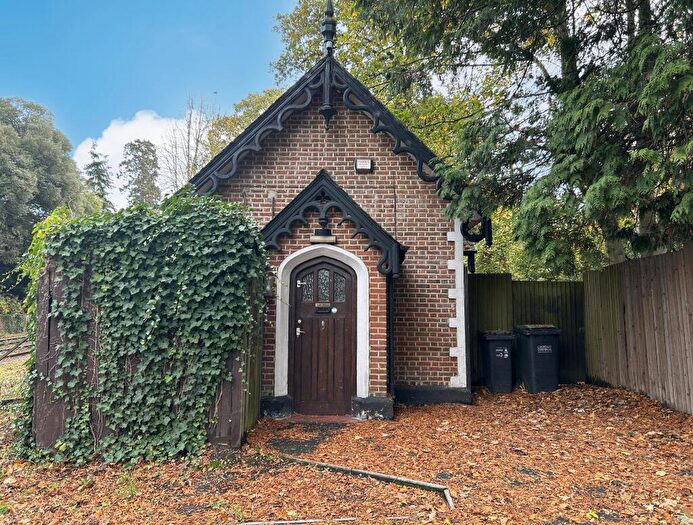 2 Bedroom Bungalow For Sale In The Lodge, Coombe Road, Croydon, Greater London, CR0
