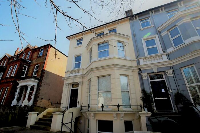 1 Bedroom Flat To Rent In The Avenue, Eastbourne, East Sussex, BN21