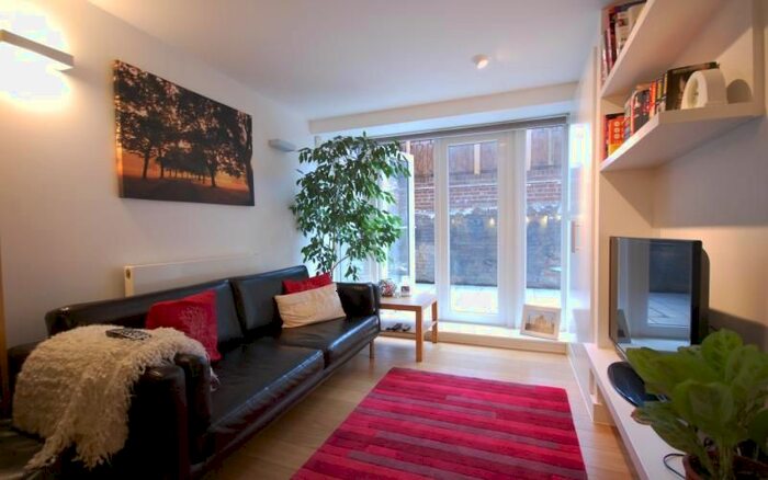 1 Bedroom Flat To Rent In Embassy Lodge, Green Lanes, London, N16