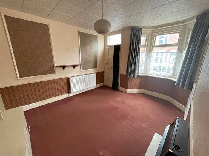3 Bedroom Terraced House For Sale In Lytton Road, Clarendon Park, Leicester, LE2
