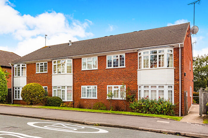 2 Bedroom Flat To Rent In Georgina Court, Fleet, GU51