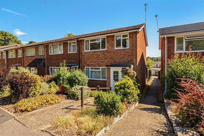 3 Bedroom End Of Terrace House For Sale In Longleat Gardens, Maidenhead, SL6