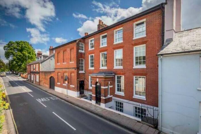 1 Bedroom Ground Flat To Rent In Rental Opportunity For Experienced Part Time Housekeeper St Cross Road, Winchester, SO23