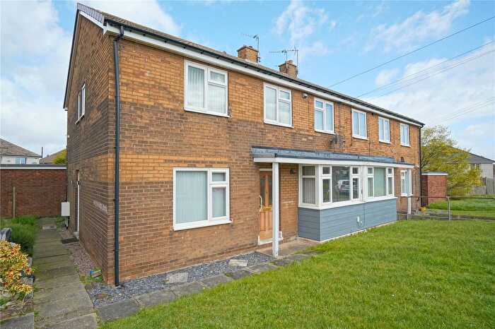 2 Bedroom Flat For Sale In Willow Close, Flanderwell, Rotherham, South Yorkshire, S66