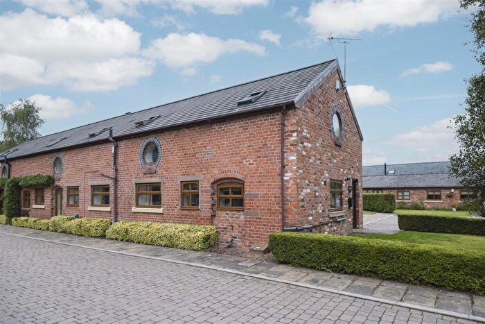 3 Bedroom Barn Conversion For Sale In Farm Road, Oakmere, Cheshire, CW8