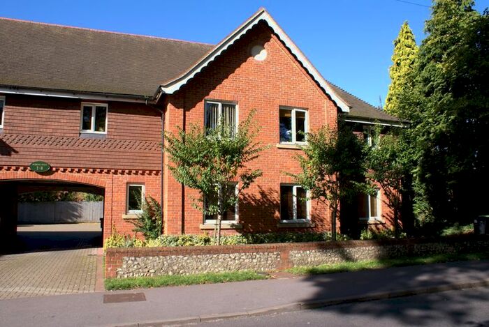 1 Bedroom Flat To Rent In Church Street, Alton, GU34