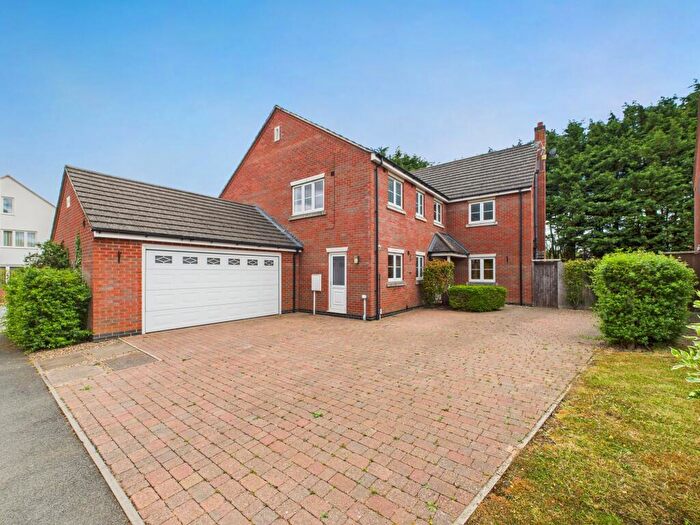 5 Bedroom Detached House For Sale In Meadow View, Leicester, LE17