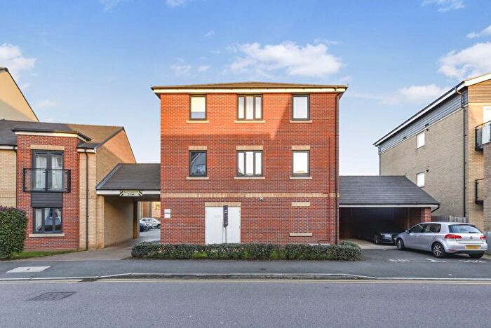 2 Bedroom Flat For Sale In Sullivan Court, Biggleswade, SG18