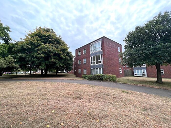 2 Bedroom Apartment To Rent In Market Close, Poole, BH15