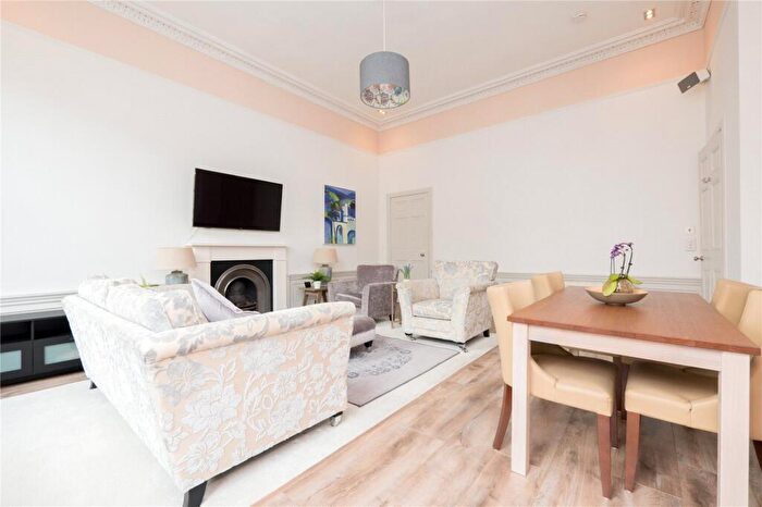 2 Bedroom Flat To Rent In Broughton Place, Edinburgh, EH1