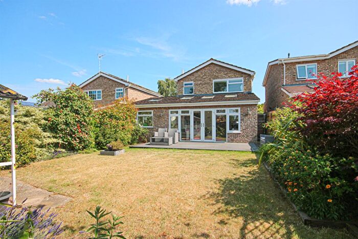 4 Bedroom Detached House For Sale In Selwyn Close, Newmarket, CB8
