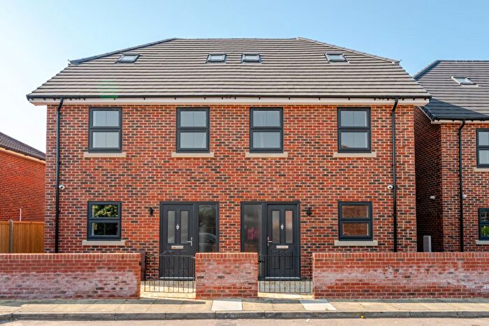 3 Bedroom Semi-Detached House To Rent In Carpenter Close, Southsea, PO4