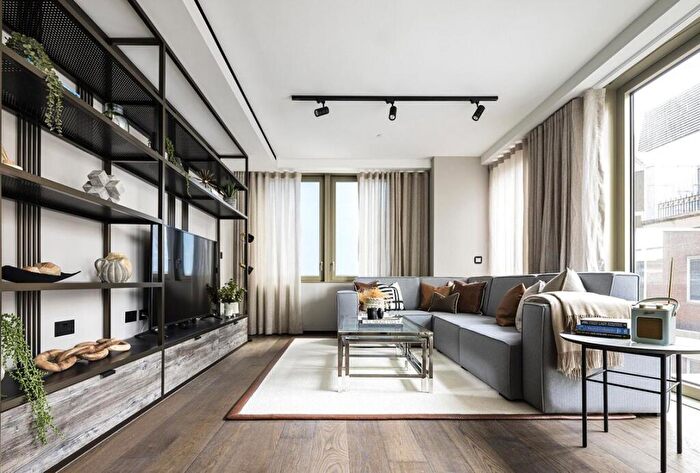 3 Bedroom Flat To Rent In Hewett Street, Shoreditch, EC2A