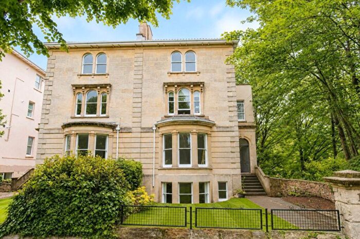 2 Bedroom Apartment To Rent In Chertsey Road, Bristol, BS6