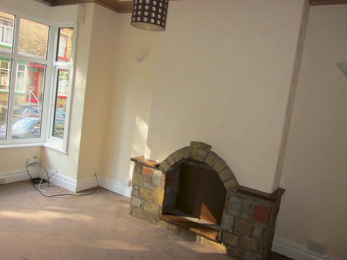 4 Bedroom Terraced House To Rent In Leyburn Grove, Shipley, BD18