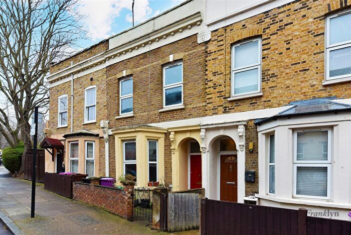 3 Bedroom Terraced House For Sale In Westferry Road, Isle Of Dogs, E14