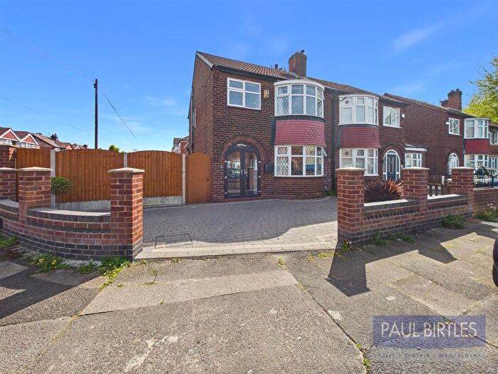 3 Bedroom Semi-Detached House For Sale In Furness Road, Davyhulme, Trafford, M41