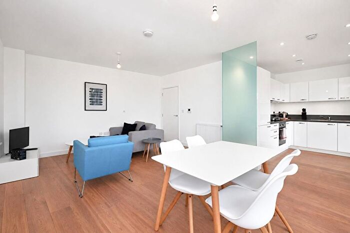 1 Bedroom Flat To Rent In Mortimer Street, Fitzrovia, London, W1W
